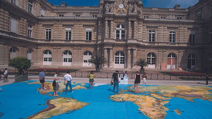 2000 : la Terre vue du ciel au Sénat