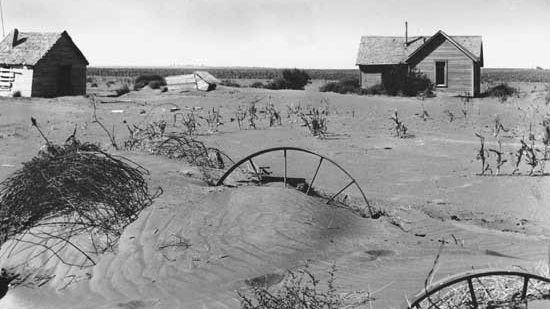 Ferme abandonnée du fait de l'érosion des terres, en Oklahoma en 1937.