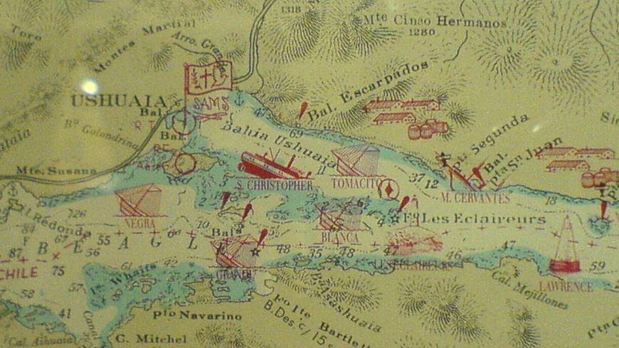 Détail d'une carte des années 1930: les navires échoués dans le Canal Beagle