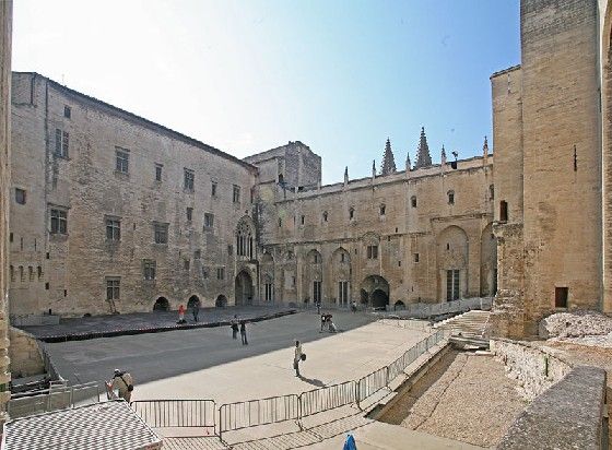 Cour d'honneur du Palais des Papes, Avignon