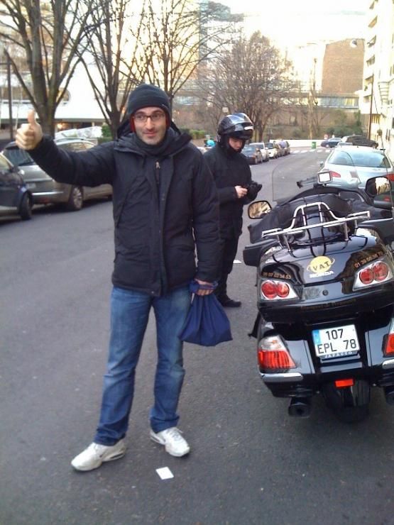 V Delerm : "Je kiffe le taxi-moto!"