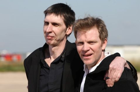 Hervé Ghesquière et Stéphane Taponier à leur arrivée en France