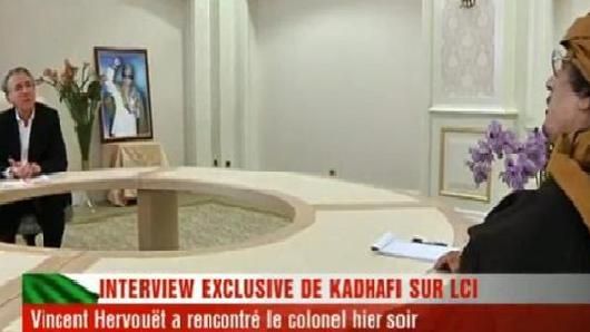 Vincent Hervouët interviewe Mouammar Kadhafi en mars 2011