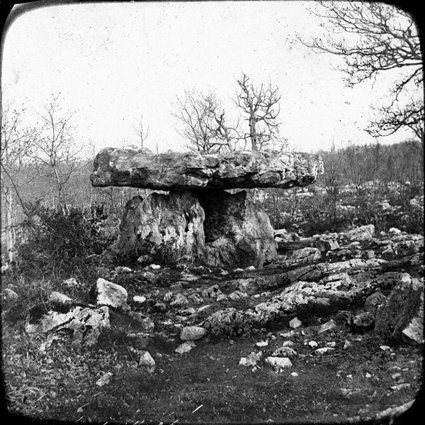 Dolmen (Mas d'Azil (Ariège))