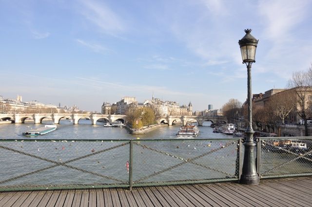Pont au dessus de la Seine à Paris