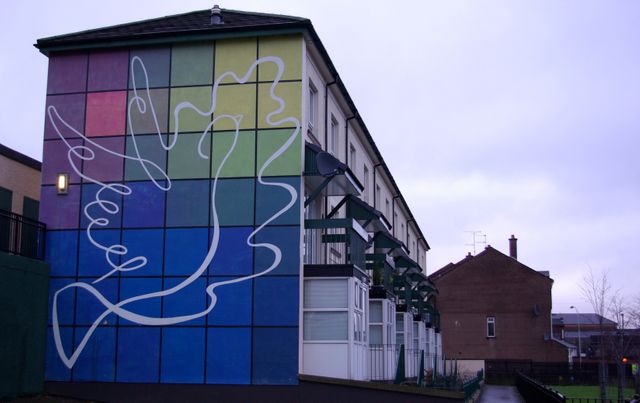 Republican peace mural, Rossville Street, Derry