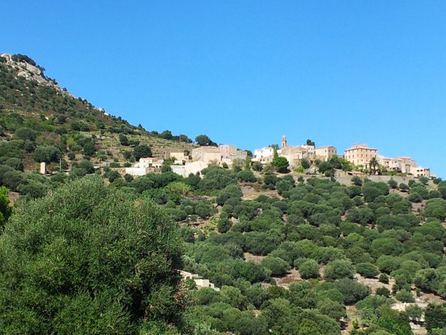 Un village balcon (Balagne, Haute-Corse)