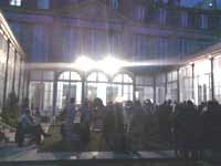 Ambassade la nuit