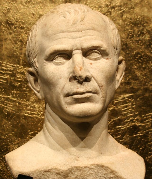 Buste de Jules César au Musée de l'Arles et de la Provence antiques