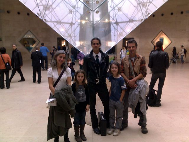 Tom, Lilou, leurs parents et André Stern
