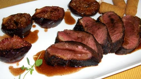 Magret de canard aux épices, figues rôties au miel et Porto