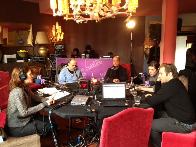 (de gauche à droite) Caroline BROUE, Rémie DE VOS, Nasser DJEMAÏ, Judith DAVIS et Nadir LEGRAND
