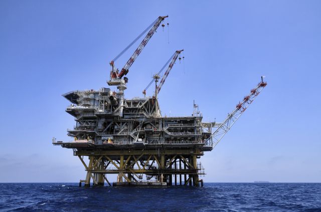 Plateforme pétrolière Total en Sicile