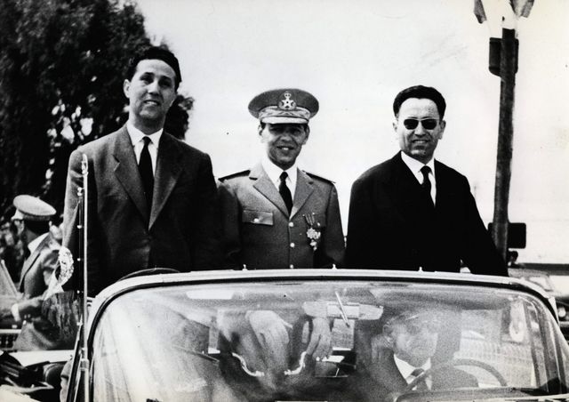 Ahmed Ben Bella reçu à Rabat par le roi Hassan II du Maroc le 28 mars 1962