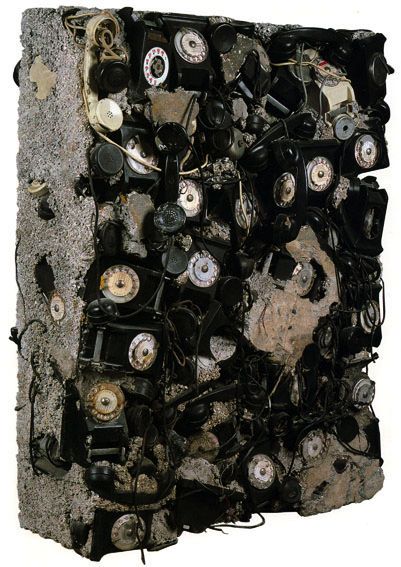 Arman, Le Mur des Communications, 1970