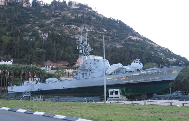 Vedette INS Mivtach au Clandestine Immigration & Naval Museum d'Haïfa, Israël