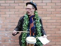 Olivier, crieur de rue