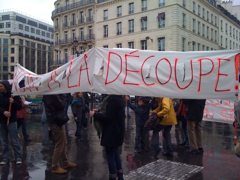 Manifestation devant la Bourse à Paris