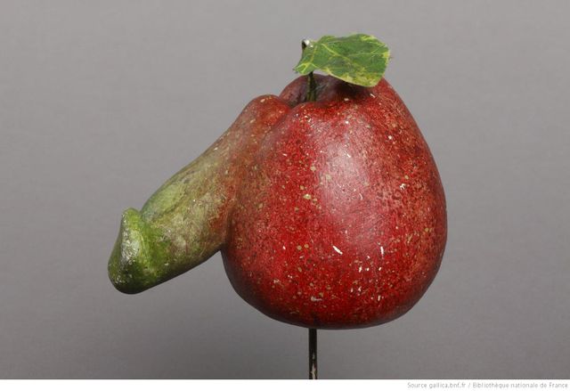 Adam, marionnette à doigt en forme de pomme, pour Voyage en harmonie. Compagnie Houdart-Heuclin, 1985.