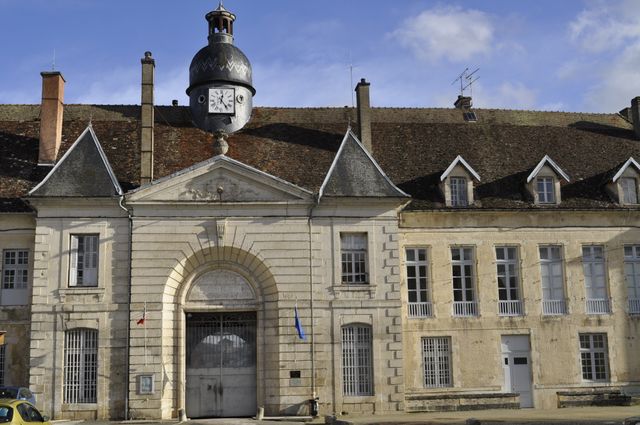Porterie du palais abbatial. Entrée principale de l'établissement pénitentier de Clairvaux