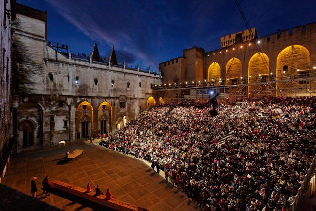 Cour d'honneur du Palais des papes