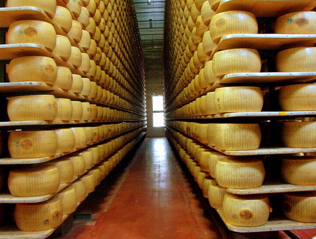Le Parmesan Reggiano , Modena