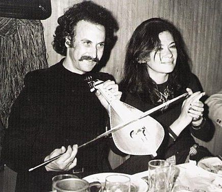 Le chanteur Nikos Xylouris et l'actrice Jenny Karezi