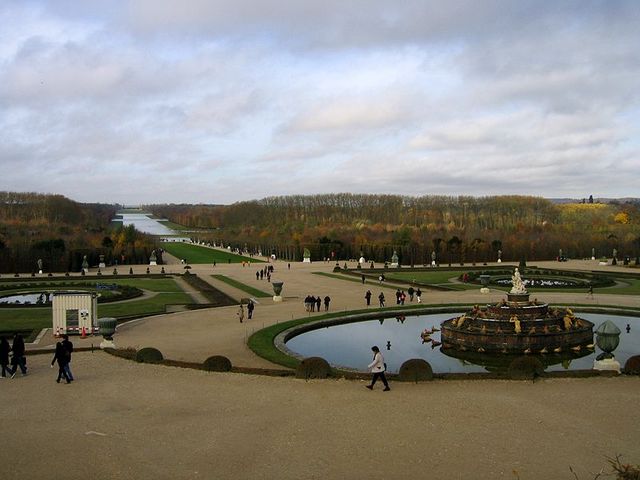 Vue partielle du parc de Versailles