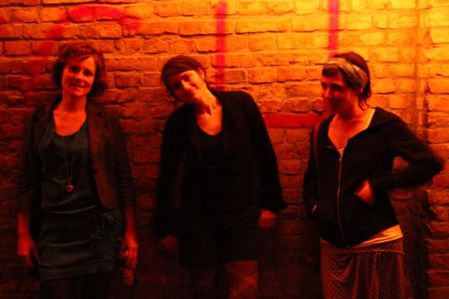 Klara, Gal et Michal à la soirée Meschugge de l'Eurovision, Berlin