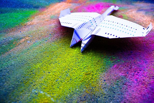Avion en papier (Chemical Swirl)