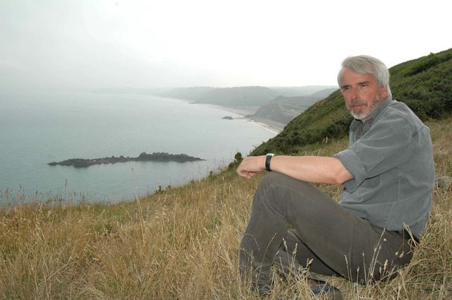 Depuis onze ans, l'ecrivain Philippe Delerm vient se reposer dans la petite station balneaire de Pleneuf Val Andre