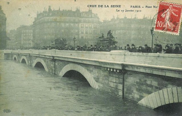 Paris sous l'eau lors de la crue de la Seine en 1910