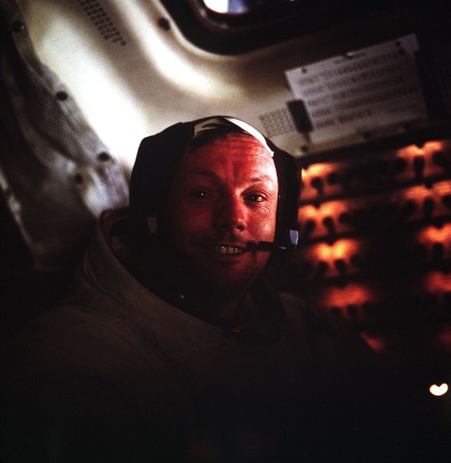 Portrait de Neil Armstrong dans le Lem