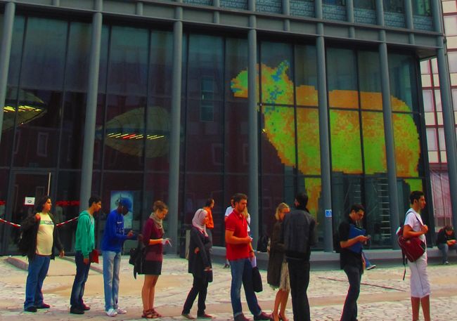 Un bout de la fresque de post-it