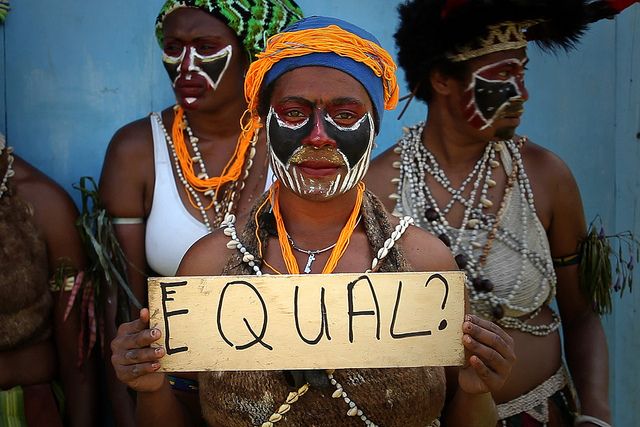 Young girl. Papua New Guinea (jeune femme - Papouasie Nouvelle-Guinée)