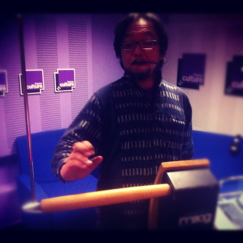 Nori Ubukata. Imposition des mains sur le Theremin. Ondes.