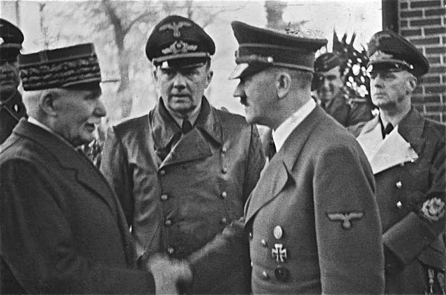 Rencontre entre Hitler, Ribbentrop et Pétain.