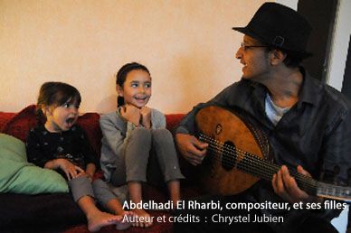 Abdelhadi El Rharbi, compositeur, et ses filles
