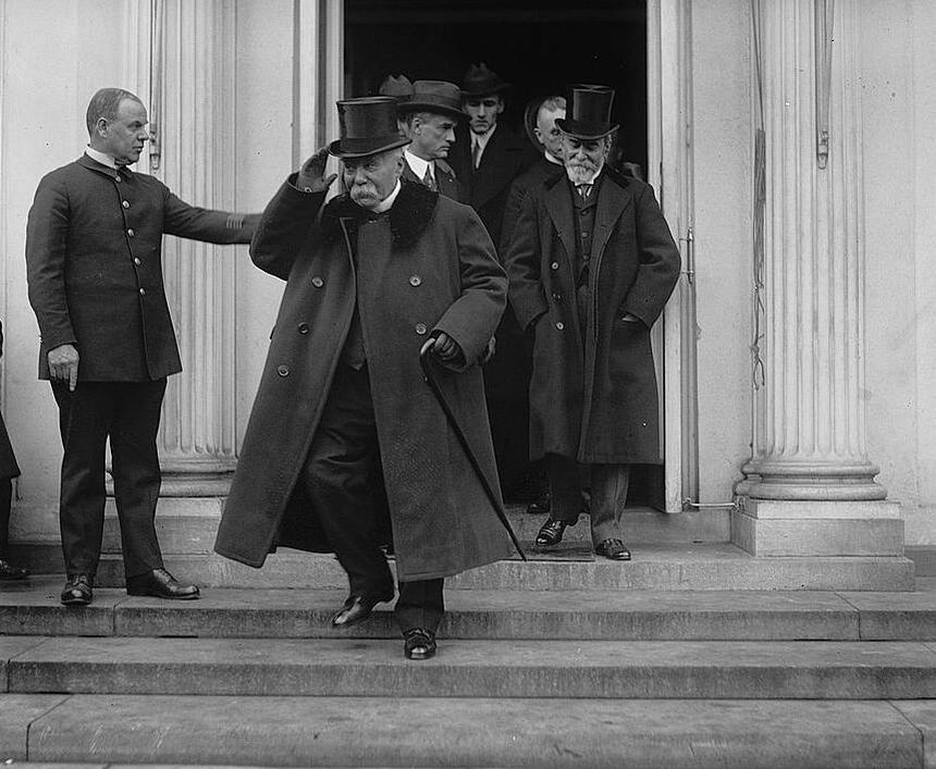 Georges Clemenceau quittant la Maison Blanche le 5 décembre 1922
