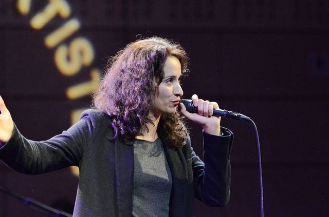 "A mourir pour mourir" Interprété par Rachida Brakni