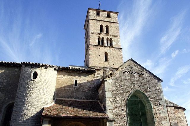 Église romane Saint-Pierre, Uchizy