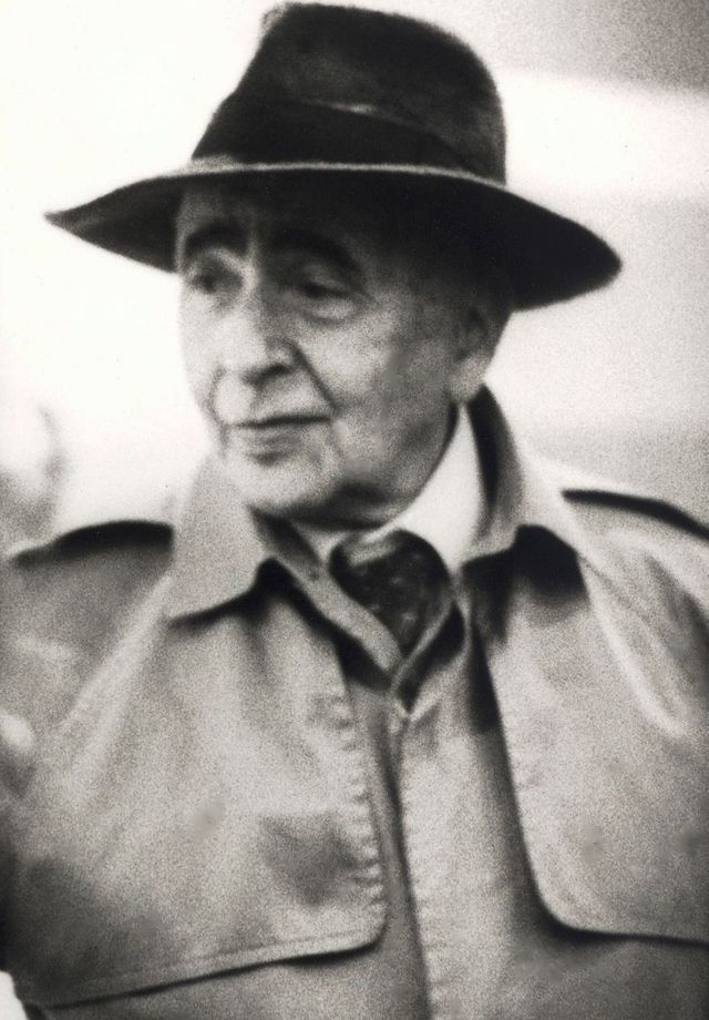 Louis Aragon à Lyon le 19 juin 1981 pour la présentation de "La messe d'Elsa"