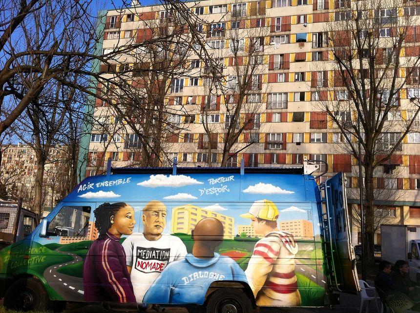 Le camion de ma médiation nomade à la cité du Chêne Pointu de Clichy sous Bois