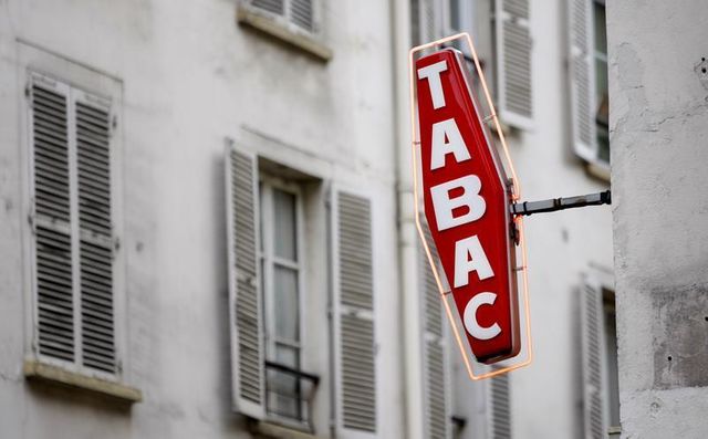 grève administrative des buralistes contre la hausse du prix du tabac