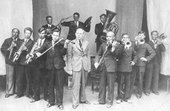 "Le Premier Orchestre Excentrique de la République fédérale socialiste de la Russie" – le jazz-band de Valentin Parnakh en 1922