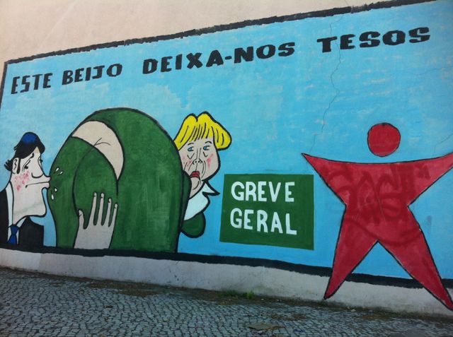 You kiss my ass, Merkel! ! @ Av. Infante D. Henrique - Lisbonne