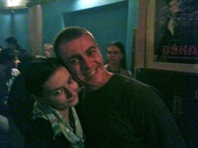 Amra et Emir dans une fête à Sarajevo