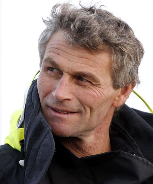 Le suisse Bernard Stamm disqualifié du Vendée Globe