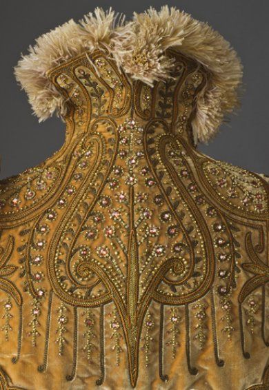 Fashioning Fashion
