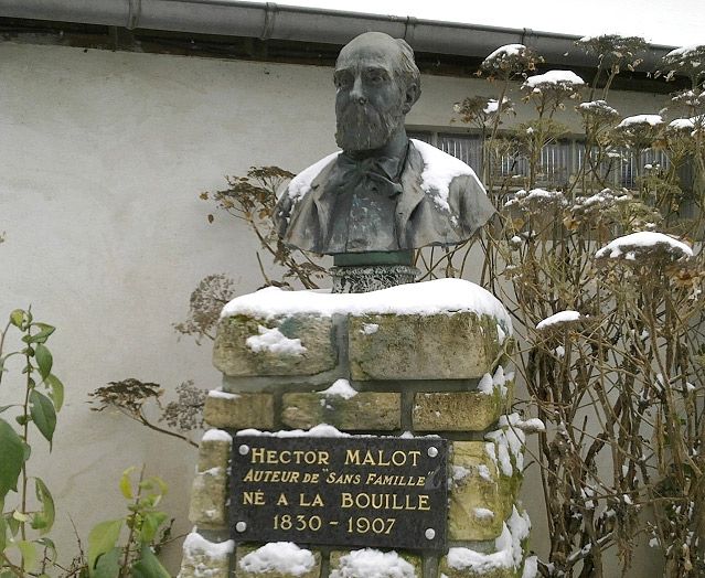 La Bouille en Seine-Maritime - Buste d'Hector Malot